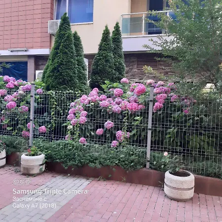 Appartamento в комплекс милениум *